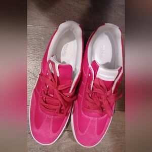 Micheal Kors Pink Shoes
